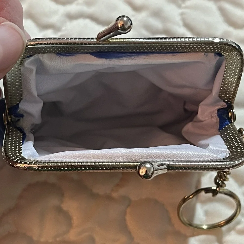 Vintage IOWA Coin Purse Keychain Keyring Change Purse Kiss Clasp Souvenir Gift